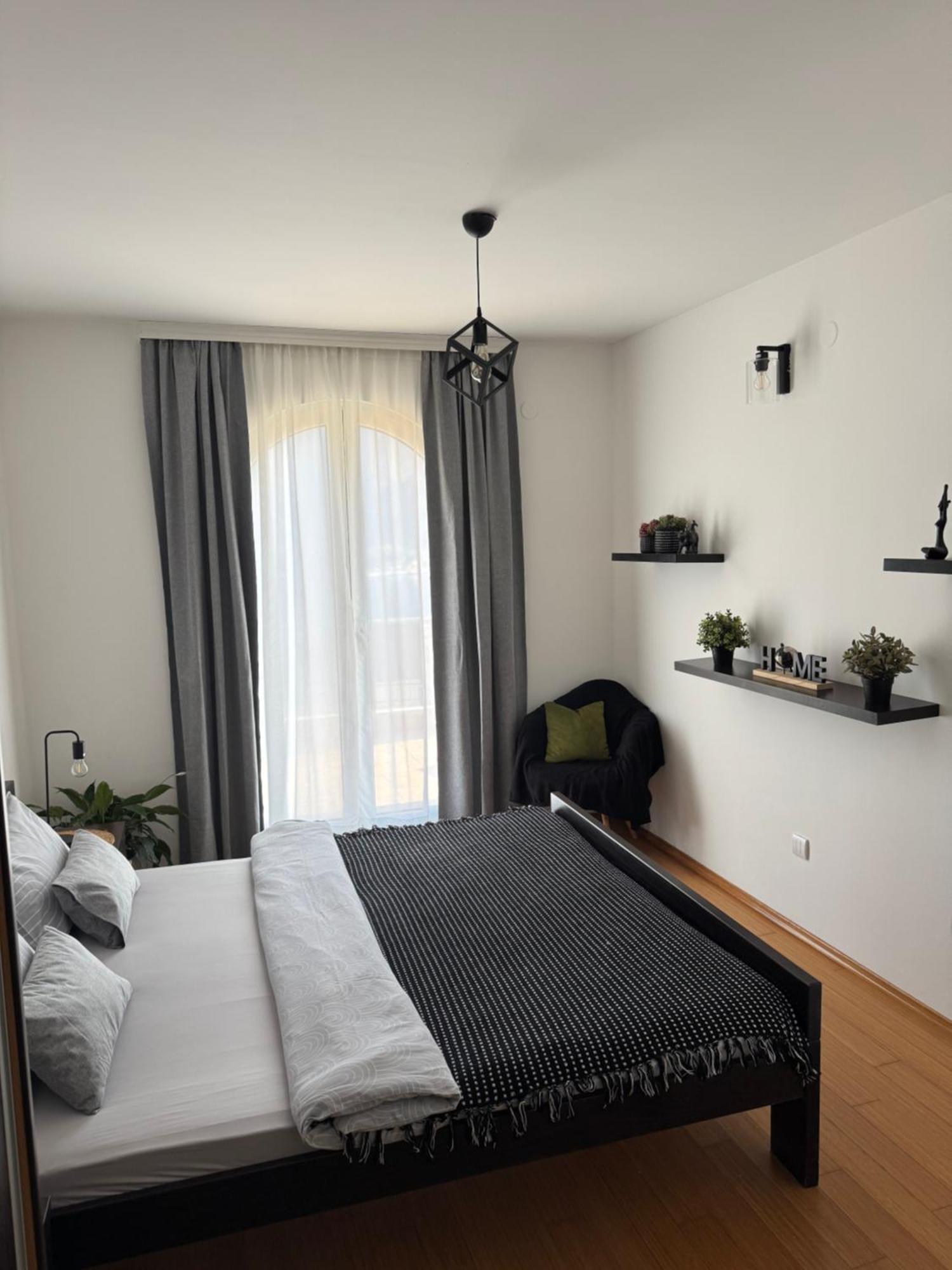 J&M Apartment Kotor Eksteriør billede