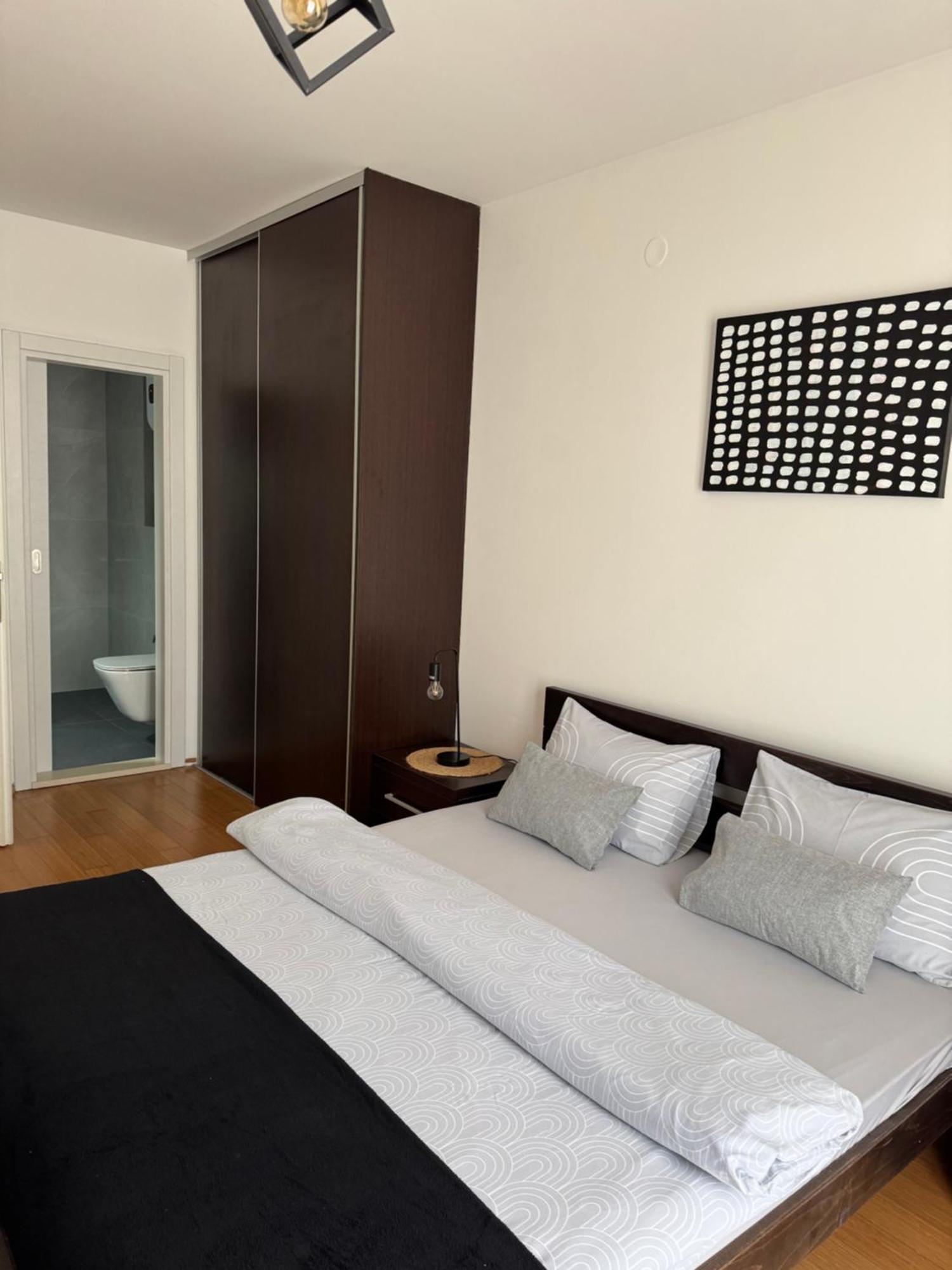 J&M Apartment Kotor Eksteriør billede
