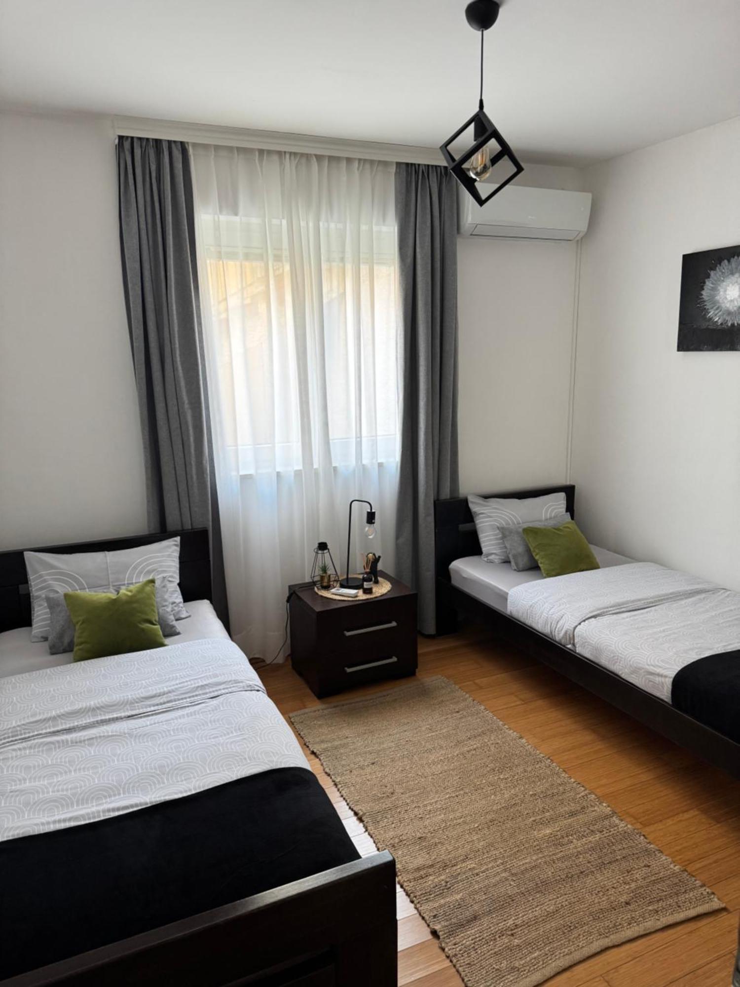 J&M Apartment Kotor Eksteriør billede