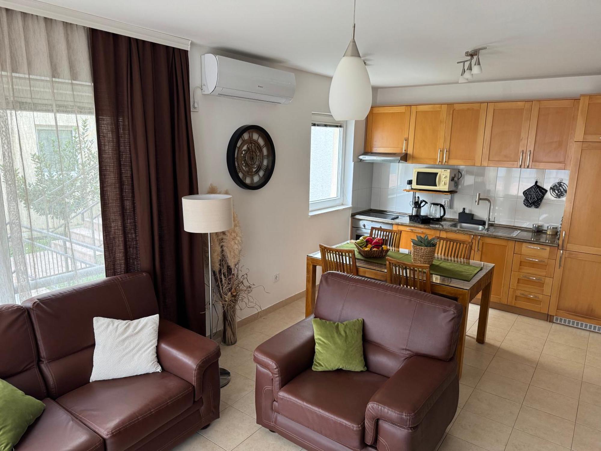 J&M Apartment Kotor Eksteriør billede