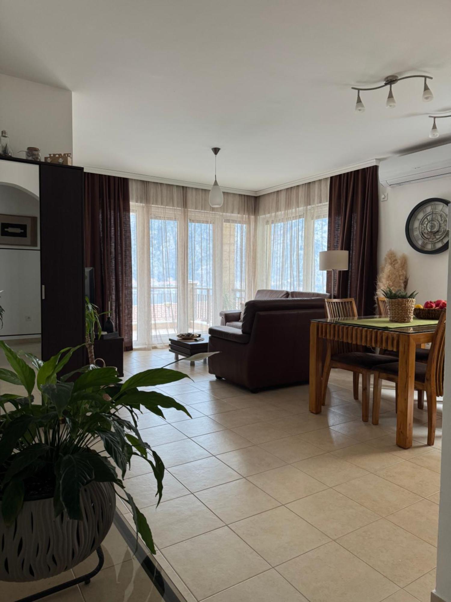 J&M Apartment Kotor Eksteriør billede