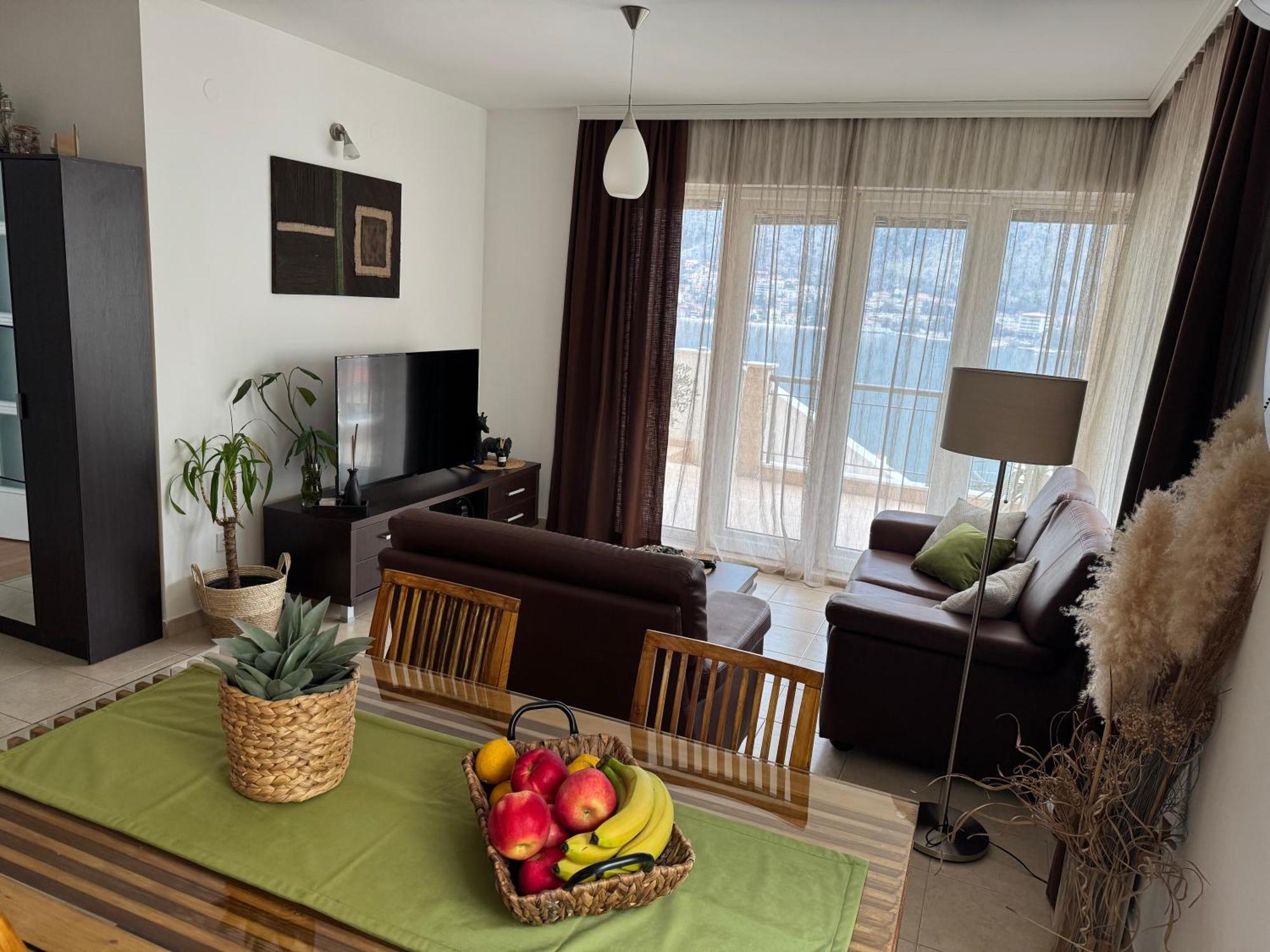 J&M Apartment Kotor Eksteriør billede
